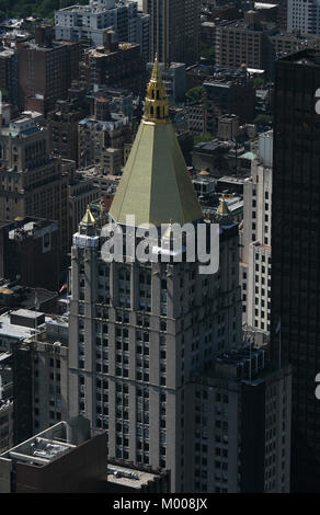 (Hauptsitz) Das New York Life Insurance Company Gebäude, 51 Madison Avenue, Manhattan, von The Empire State Building, New York State, USA. Stockfoto