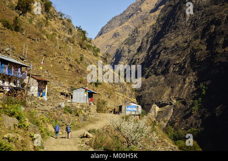 Wanderer auf dem Annapurna Circuit Stockfoto