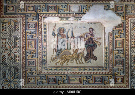 Dionysos Bacchus auf einem Wagen, Boden Mosaik aus Zeugma, Gaziantep Das Zeugma Mosaic Museum, Gaziantep, Southeastern Anatolia Region der Türkei Stockfoto