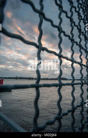 Sonnenuntergang an der Oestrich Winkel, Deutschland. Stockfoto