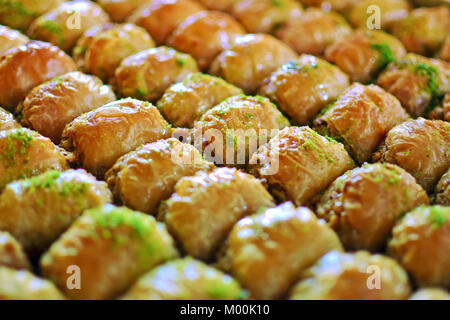 Türkisches baklava am Turkish Delight in Kemer, Antalya, Türkei. Stockfoto