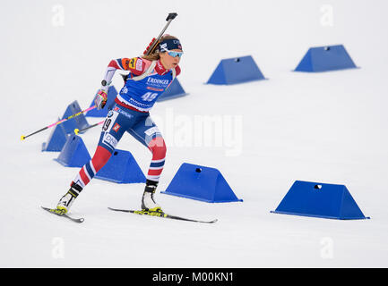 Ruhpolding, Deutschland. 11 Jan, 2018. Ingrid Wahrzeichen Tandrevold Norwegen konkurriert in einzelnen Rennen der 15 km Frauen an der Biathlon Weltcup in Ruhpolding, Deutschland, 11. Januar 2018. Credit: Matthias Balk/dpa/Alamy leben Nachrichten Stockfoto