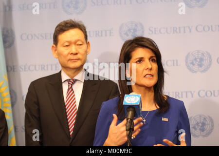 Uno, New York, USA. 17 Jan, 2018. Nikki Haley von uns Schriftsatz Presse über Afghanistan Reise des VN-Sicherheitsrates. Quelle: Matthew Russell Lee/Alamy leben Nachrichten Stockfoto