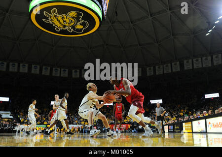 Wichita, Kansas, USA. 17 Jan, 2018. Während der NCAA Basketball Spiel zwischen der SMU Mustangs und die Wichita State Shockers an Charles Koch Arena in Wichita, Kansas. Kendall Shaw/CSM/Alamy leben Nachrichten Stockfoto