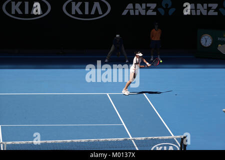 Melbourne, Australien. 18 Jan, 2018. Französische Tennisspielerin Caroline Garcia ist in Aktion während der zweiten Runde bei den Australian Open vs Czech tennis player Marketa Vondrousova am 18.Januar in Melbourne, Australien 2018 - Credit: Yan Lerval/Alamy leben Nachrichten Stockfoto