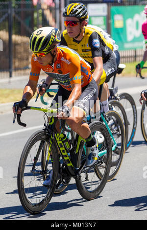 Victor Harbor, Australien. 18 Jan, 2018. Caleb Ewan von Mitchelton Scott tragen die ocre Jersey auf der Tour Down Under Phase 3 vom 18. Januar 2018 Credit: Darryl Leach/Alamy leben Nachrichten Stockfoto