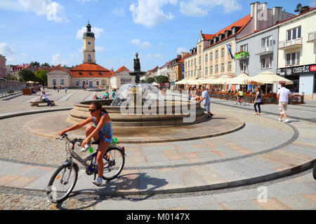 BIALYSTOK, Polen - 12. AUGUST: das Leben in der Stadt auf dem Marktplatz am 12. August 2011 in Bialystok, Polen. Bialystok ist die größte Stadt und kulturellen Capi Stockfoto