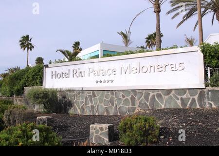 GRAN CANARIA, SPANIEN - Dezember 6, 2015: Außenansicht des Hotels Riu Palace Meloneras auf Gran Canaria, Spanien. Riu Hotels war der 30. größte Hotel Chai Stockfoto