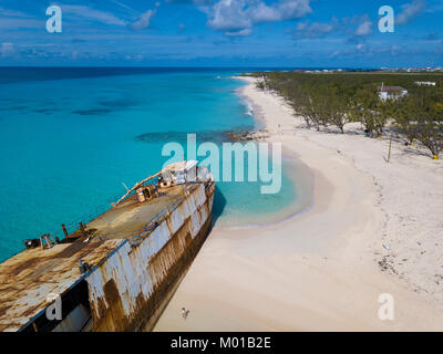 Luftaufnahme von schiffbruch und Strand in Grand Turk Island Stockfoto