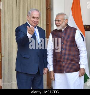 Indische Ministerpräsident Narendra Modi mit israelischen Premierminister Benjamin Netanjahu bei Hyderabad House Januar 15, 2018 in Neu Delhi, Indien. Stockfoto