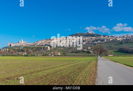 Assisi, Umbrien (Italien) - genial mittelalterlichen steinernen Stadt in Umbrien, mit Schloss und das berühmte Heiligtum des Heiligen Franziskus. Stockfoto