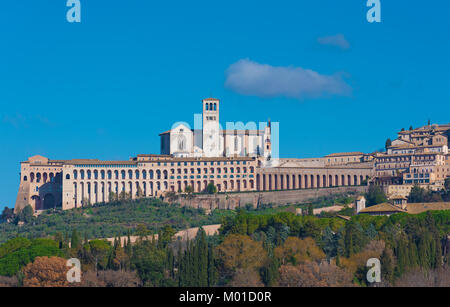 Assisi, Umbrien (Italien) - genial mittelalterlichen steinernen Stadt in Umbrien, mit Schloss und das berühmte Heiligtum des Heiligen Franziskus. Stockfoto