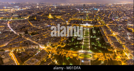 Von oben Luftbild zu Champ de Mars, Paris, Frankreich in der Nacht Stockfoto