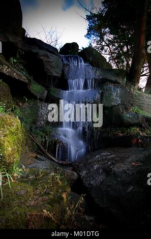 Wasserfall und Felsen. Auf Rivington, Lancashire. Großbritannien Stockfoto