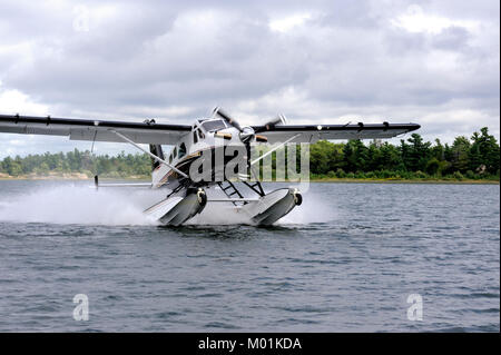 Die de Havilland turbo Beaver ist eine aktualisierte Version von der DHC-2, die über ein Pferd in den kanadischen Norden. Stockfoto