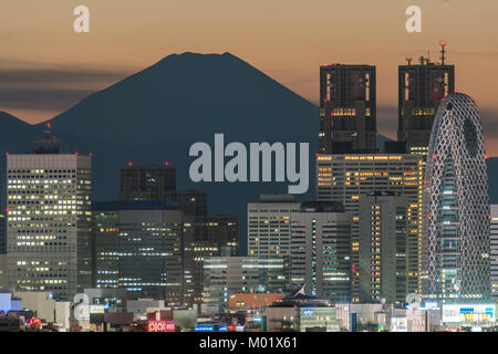 Shinjuku Wolkenkratzer und Mt. Fuji, Shinjuku, Tokyo, Japan Stockfoto