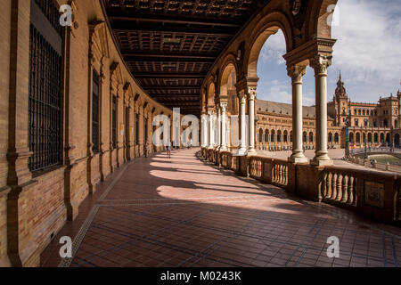 Sevilla, Andalusien/Spanien - 13. OKTOBER 2017: SPANIEN SQUARE KOLONNADE Stockfoto