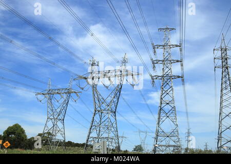 Australische Stromleitungen und Türme in Melbourne Victoria Australien Stockfoto