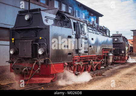 Züge in Wernigerode der Brocken Bahnstrecke ist eine von drei Linien, die die Harzer Schmalspurbahn (HSB machen Stockfoto