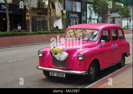 Eingerichtet im klassischen Hochzeit Auto in Hongkong vorbereitet für den schönsten Tag in Ihrem Leben Stockfoto