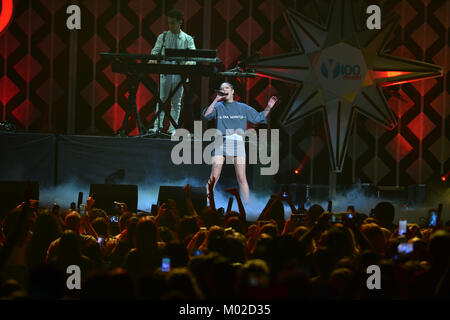 Y 100 iHeartRadio Jingle Ball 2017 bei BB&T Center in Sunrise, Florida bietet: Halsey Wo: Sunrise, Florida, United States Wann: 17 Dec 2017 Credit: JLN Fotografie/WENN.com Stockfoto