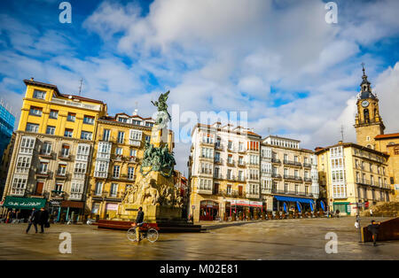 Vitoria, Spanien - Januar 12, 2018: Virgen Blanca Square in Vitoria. Vitoria-Gasteiz ist die Hauptstadt der Autonomen Gemeinschaft Baskenland ein Stockfoto