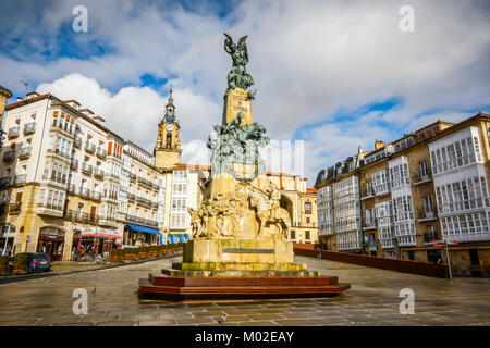 Vitoria, Spanien - Januar 12, 2018: Virgen Blanca Square in Vitoria. Vitoria-Gasteiz ist die Hauptstadt der Autonomen Gemeinschaft Baskenland ein Stockfoto