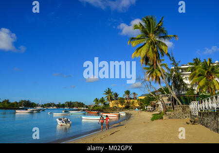 Mahebourg, Mauritius - Jan 9, 2017. Touristen genießen am Strand in Mahebourg, Mauritius. Mauritius ist ein wichtiges touristisches Ziel, Rang 3 in der r Stockfoto