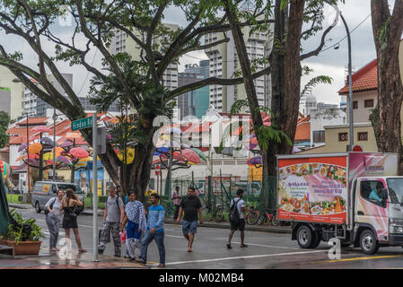 Die Menschen in den Straßen von Little India, Singapur Stockfoto