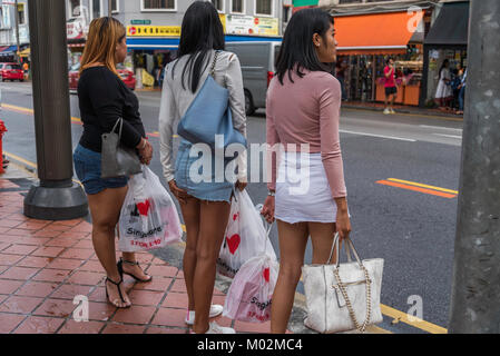 Die Menschen in den Straßen von Little India, Singapur Stockfoto