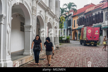 Die Menschen in den Straßen von Singapur Stockfoto