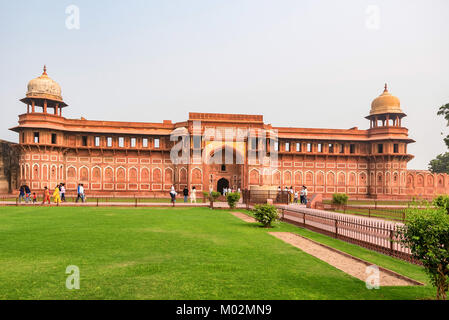 FORT, Agra, Indien - NOVEMBER, 2017: Jahangir Palace Stockfoto