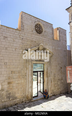 Italien, Apulien, Monte Sant'Angelo, San Pietro Kirche Stockfoto