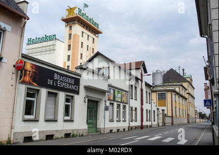 Strasbourg (nord-östlichen Frankreich). 2015/05/26. 2009, Heineken verlegte die Produktion der Fischer Bier der Brauerei "Brasserie de l'Esper Stockfoto