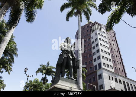 Den imposanten Boulevard, Place d'Armes" ist mit Royal palms gesäumt und führt bis in das Regierungsgebäude, eine schöne französisch-kolonialen Struktur d Stockfoto