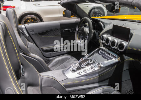 Brüssel - Jan 10, 2018: Innere eines Mercedes AMG SLS GT-Sportwagen auf dem Automobil-Salon in Brüssel vorgestellt. Stockfoto