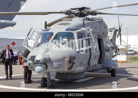 BERLIN, DEUTSCHLAND - 22. MAI 2014: Italienische Marine NH90 Hubschrauber auf Darstellung auf der Internationalen Luft- und Raumfahrtausstellung ILA. Stockfoto