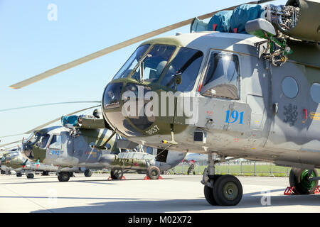 BERLIN, DEUTSCHLAND - 21. MAI 2014: Tschechische Luftwaffe Mi-171 Sh Hubschrauber auf der Internationalen Luft- und Raumfahrtausstellung ILA. Stockfoto