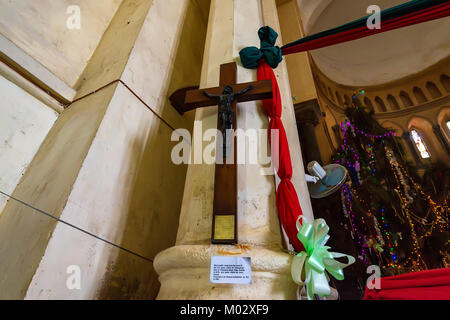 STONE Town, Sansibar - Januar 9, 2015: Holz- Kreuzigung in Christ Church Cathedral Stockfoto