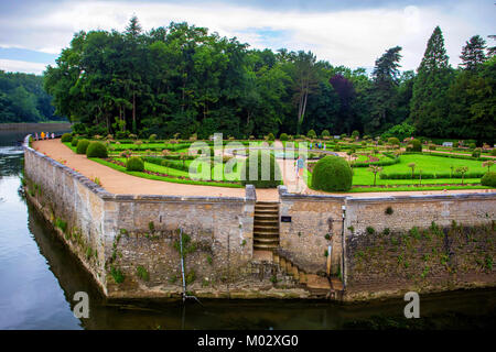 CHENONCEAU, Frankreich - ca. Juni 2014: Garten von Katharina de Medici Stockfoto