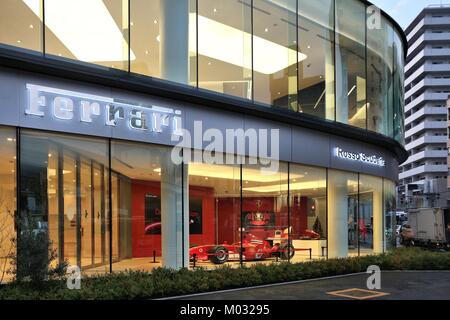 Tokio, Japan - Dezember 1, 2016: Ferrari Showroom in Tokio, Japan. Ferrari verkauft 7.664 Autos im Jahr 2015. Stockfoto