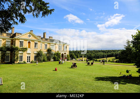 Polesden Lacey englische Landhaus Sommer in England Picknicks auf der Wiese Stockfoto