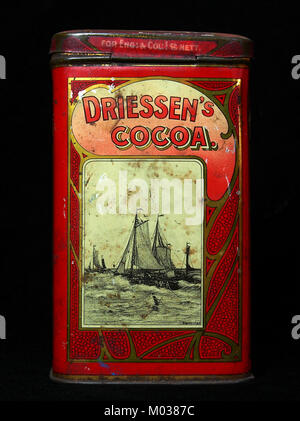 Die hier fotografierte Cacao A Driessen 500-Gramm-Dose zeigt ein traditionelles niederländisches Kakaoprodukt, das für seinen reichen Geschmack und seine hochwertigen Zutaten bekannt ist und oft zum Backen oder Herstellen von heißer Schokolade verwendet wird. Stockfoto