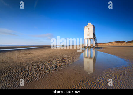 Eine Ansicht von Ladye Bay, Clevedon, Richtung Clevedon Pier. Stockfoto