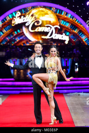 Joe McFadden und Katya Jones während die streng Come Dancing Live Tour starten Gehalten an Arena Birmingham. Stockfoto