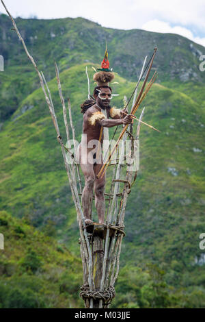 Krieger von Dani Stamm auf den Aussichtsturm. Juli 2016 Stockfoto