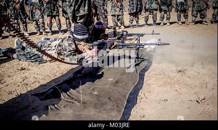 Standbild aus einer Propaganda Video veröffentlicht 14. Januar 2018 übersicht Taliban-kämpfer in einem Trainingslager in der Provinz Faryab, Afghanistan. Stockfoto