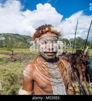 Close up Portrait von Dugum Dani Krieger Portrait. Juni 4, 2016 The Baliem Valley oder Irian Jaya in Indonesien Papua Neuguinea Stockfoto