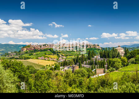 Schöne Aussicht auf die Altstadt von Orvieto, Umbrien, Italien Stockfoto