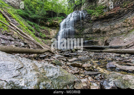 Eine lange Belichtung Foto von Tiffany fällt in Hamilton, Ontario, Kanada im Sommer. Stockfoto